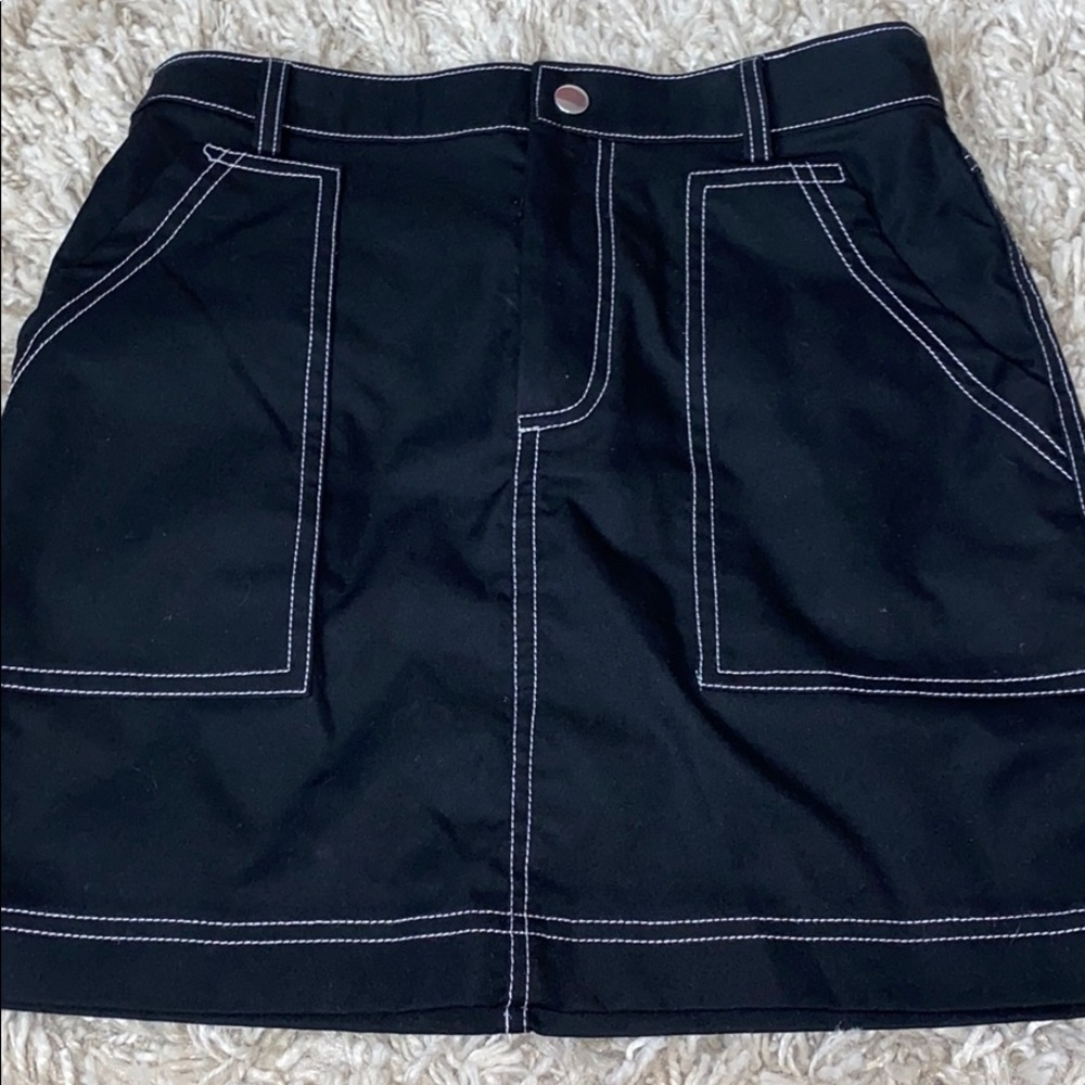 Black & white stiching mini skirt